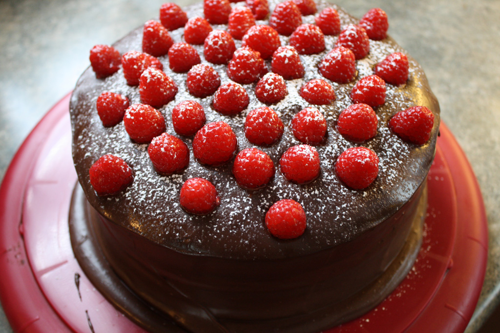 Raspberry Chocolate Cake With Chocolate Ganache Casa De Lindquist Food